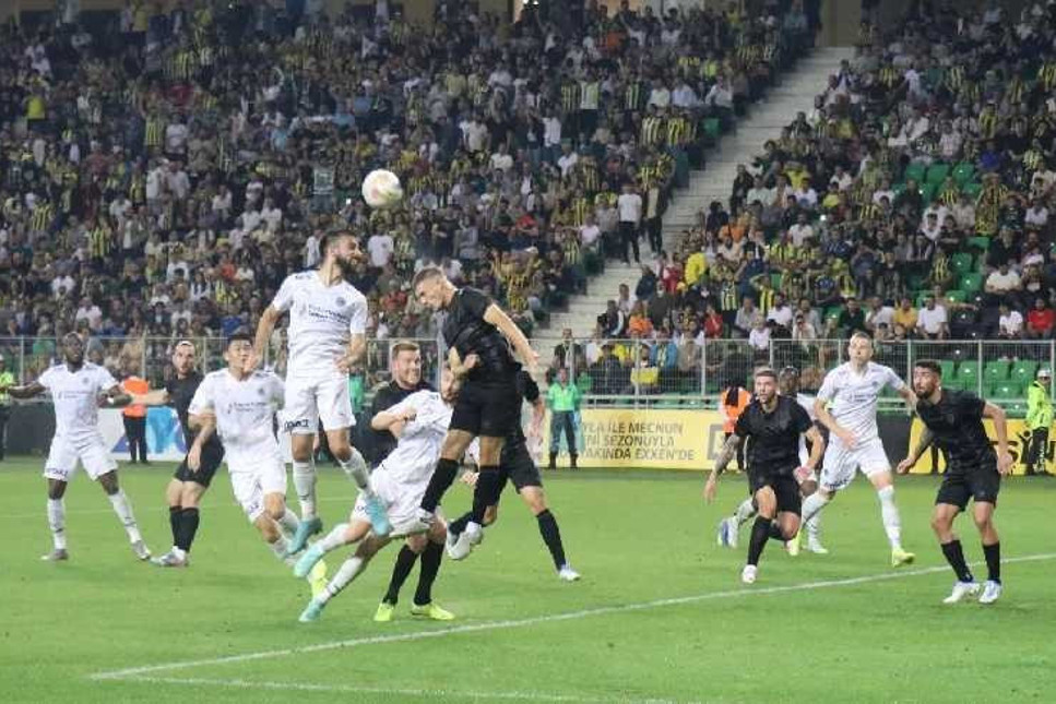 Fenerbahçe hazırlık maçında Hull City'i 2-0 yendi